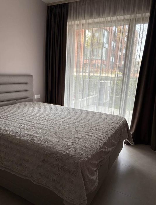 Дава се под наем Тристаен апартамент в София, Хладилника - 100 кв.м за 1395.36 € - Снимка #4