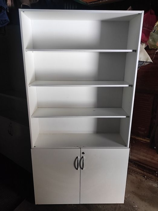 Шкаф в хорошем состояние