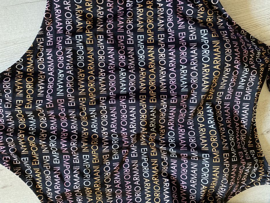 Emporio Armani S размер нов оригинален бански