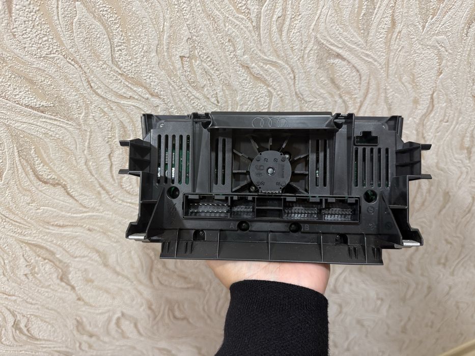 Панел за климатроник Audi A3 8P