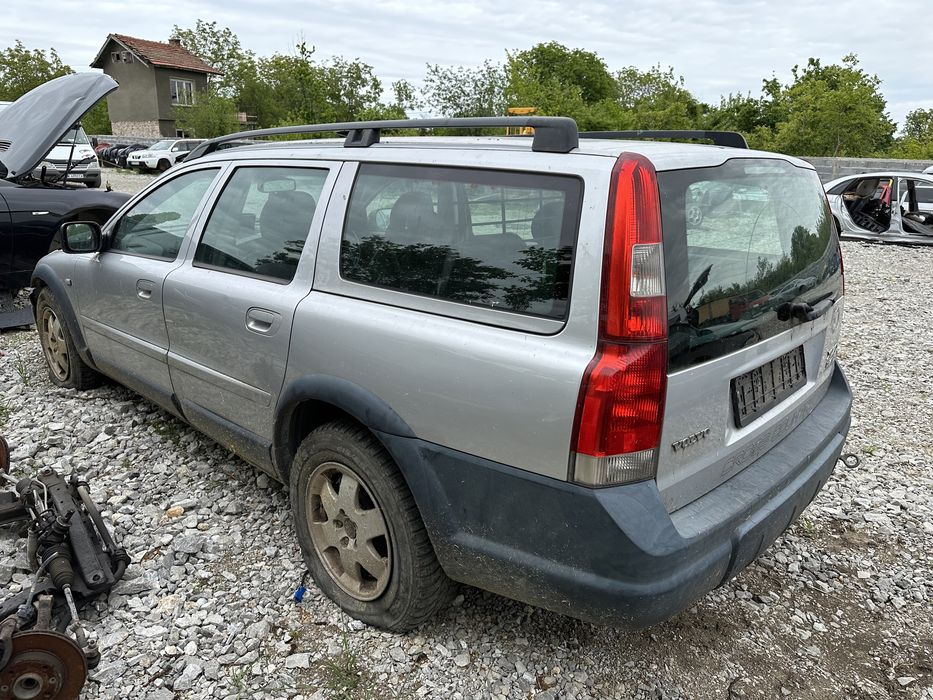 Волво ХЦ70 D5. AWD 2004 г 2.4 дизел само на части