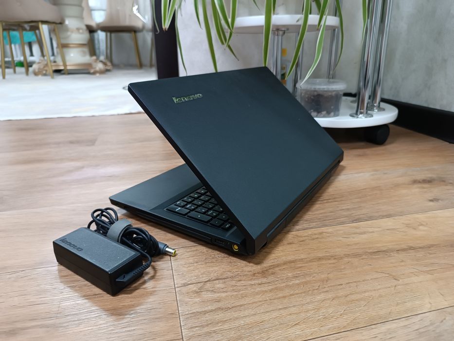 Ноутбук LENOVO 1TB Windows 10.