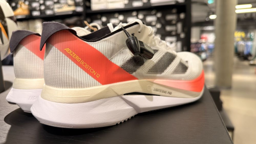 Adidas Adizero Boston 12 M originali la cutie ( 42, 4.2/3 si 43.1/3 )