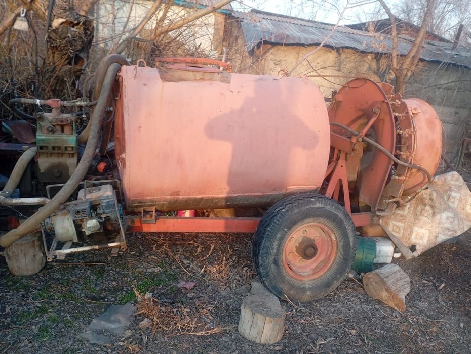 Опрыскиватель сельхозмаш