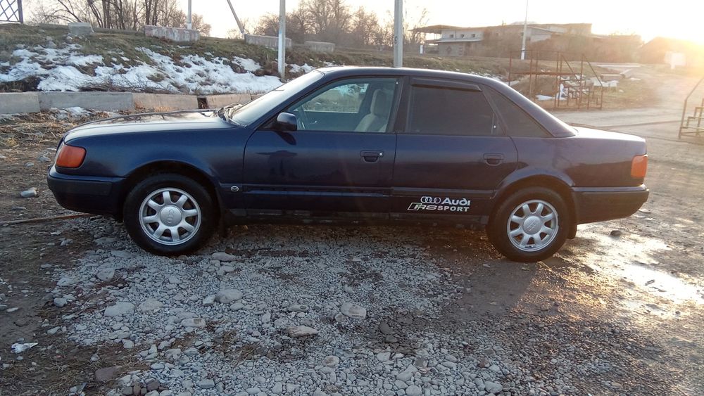 Audi rs4 1993год ...