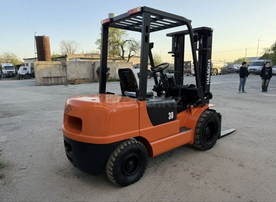 Вилочный погрузчик кара автокара