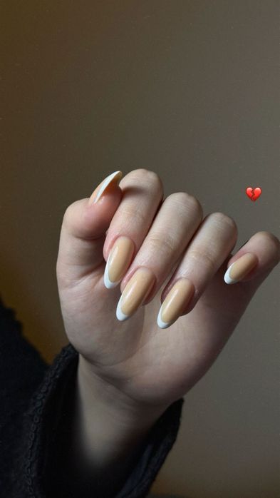 Маникюр в любое время суток.