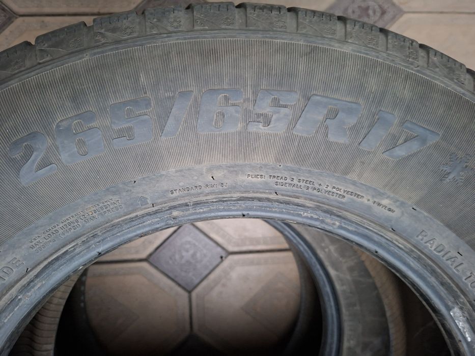 Продам комплект зимней резины RoadX