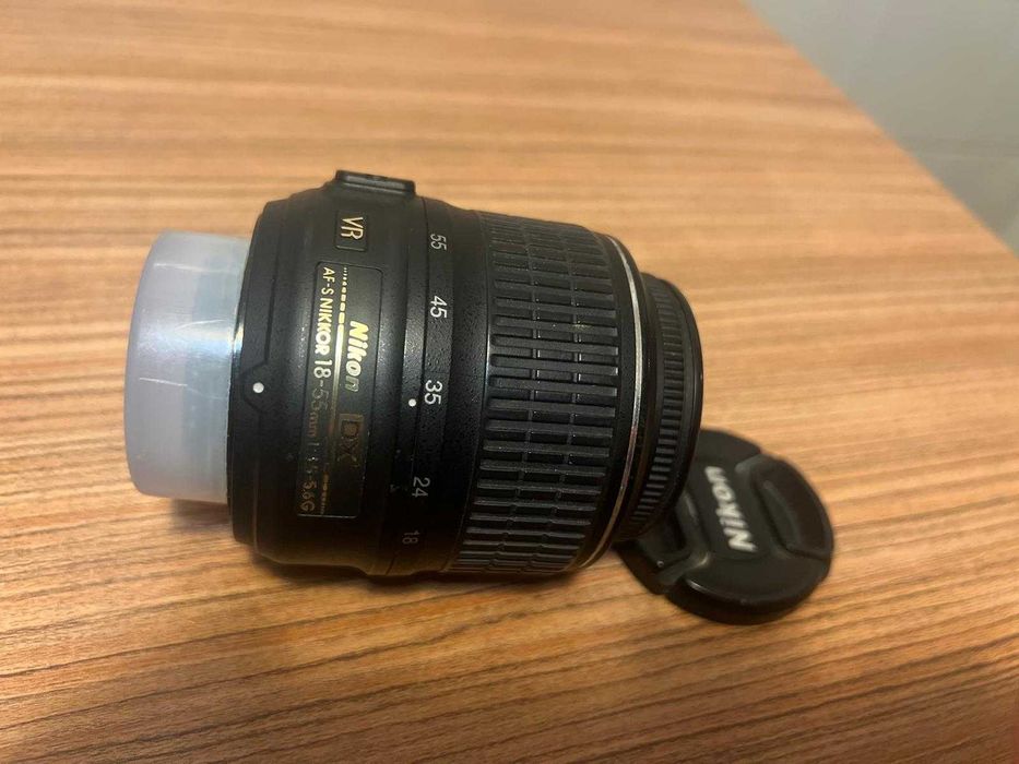 Aparat foto Nikon D3100 + grip, obiectiv 18-55mm