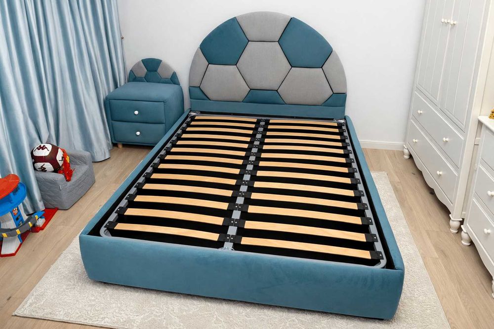 pat copii tapitat minge fotbal