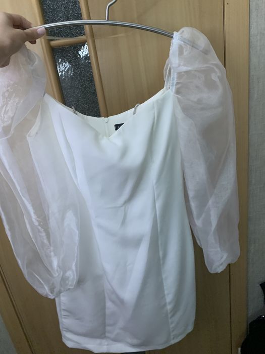 Белое платье коктейльное, новое