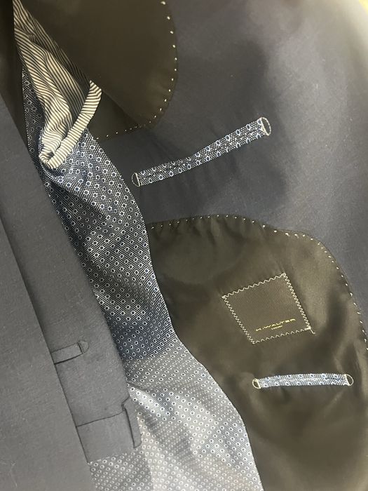 Продам новый костюм