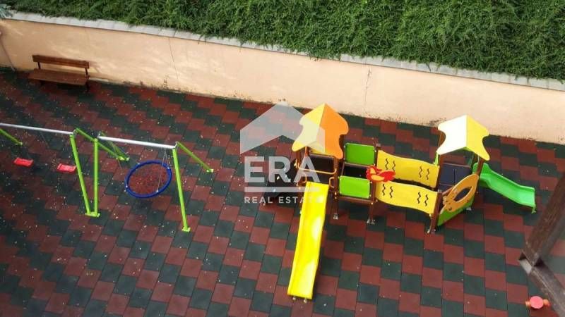 Продава се Тристаен апартамент в Варна, Цветен квартал - 74 кв.м за 2149 €/кв.м - Снимка #11