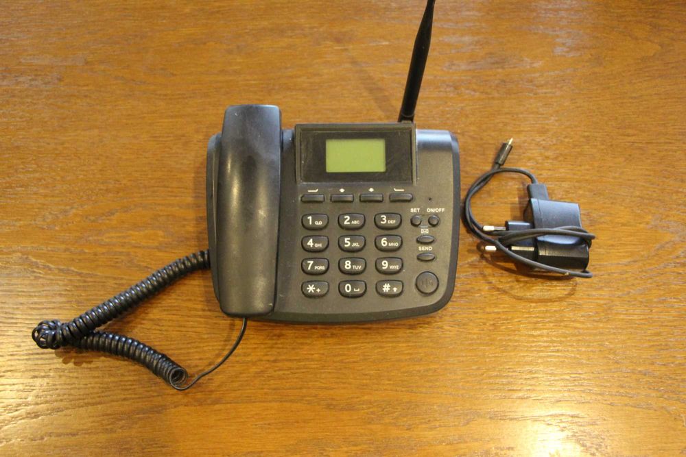 Нов стационарен GSM телефон FD3165 със SIM карта, дисплей и антена