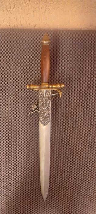 Sabie scurta cu pistol pentru panoplie