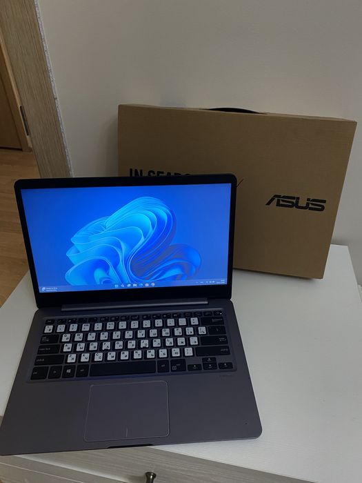 Asus VivoBook E406M