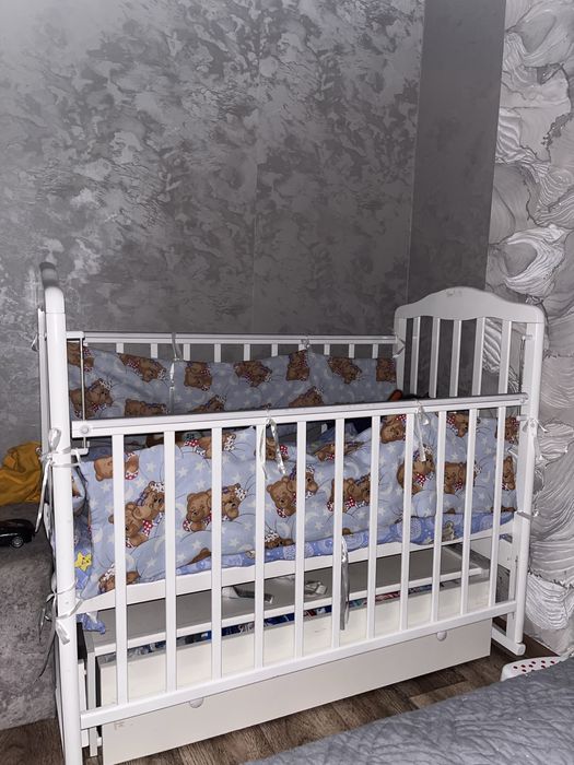 Детская кроватка.