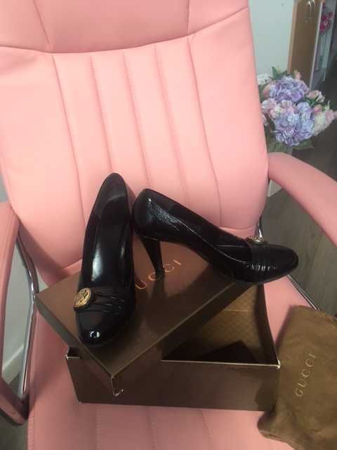 Черни, дамски етествена кожа обувки Gucci номер 40 C