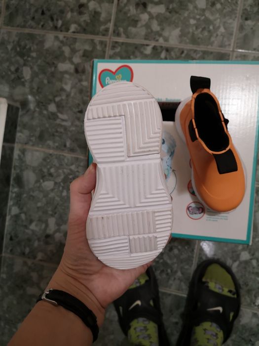 гумени детски ботички