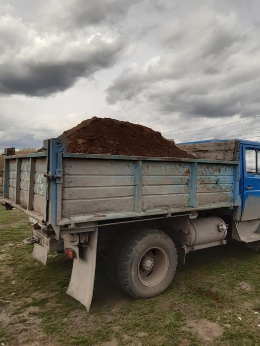 Доставка:перегной,чернозём, песка, щебня