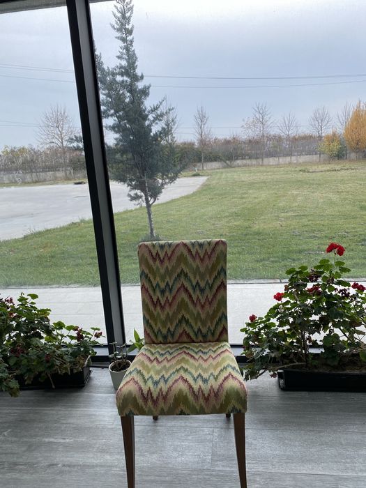 Scaune moderne, diverse modele și culori – stare foarte bună