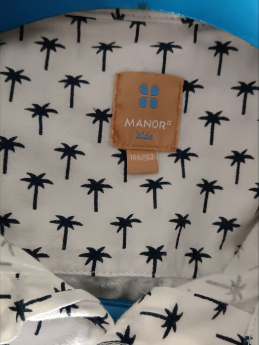 Юношеска риза.Отговаря за височина 146/152 см.