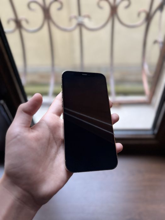 IPhone 12 pro ideal xolati qurt