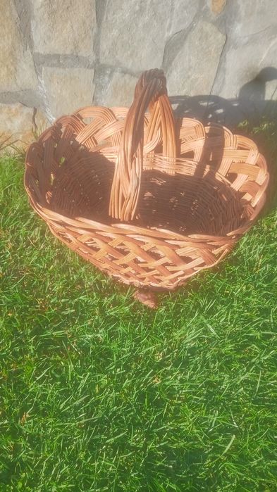 Плетени кошници .Плетена чанта-2 броя.