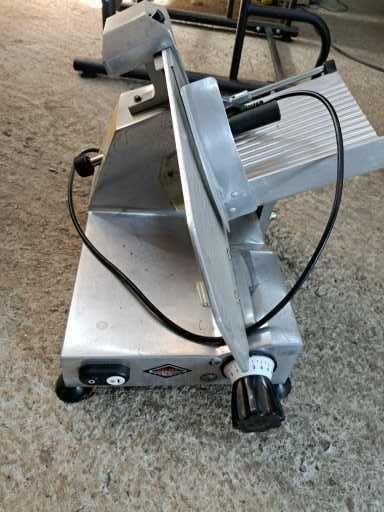 Професионална Колбасорезачка Ф.25