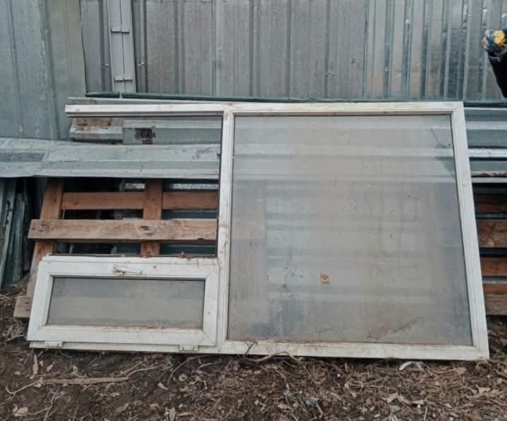 Продам пластиковые двери