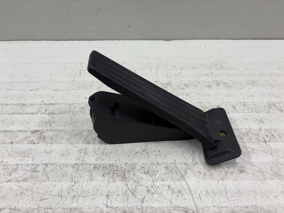 Педал Спирачка Ф40 Ф45 Ф48 Ф39 Педал Газ БМВ Ф-СЕРИЯ , Г-СЕРИЯ