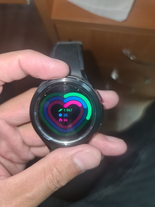 Электронныи часы галакси уатс 4