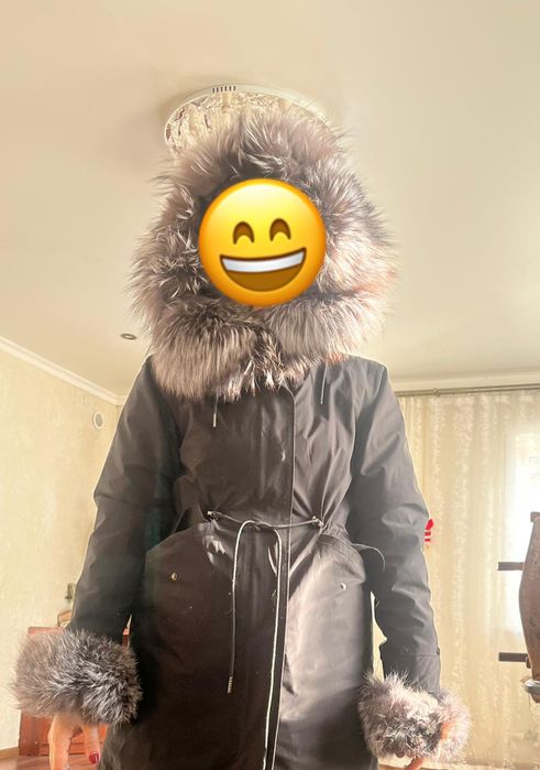 Парка практически новая