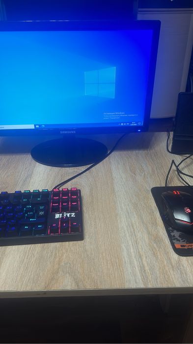 продается игровая клавиатура и мышка