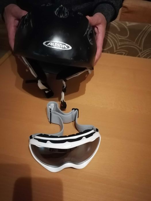 Скиорски каска и очила