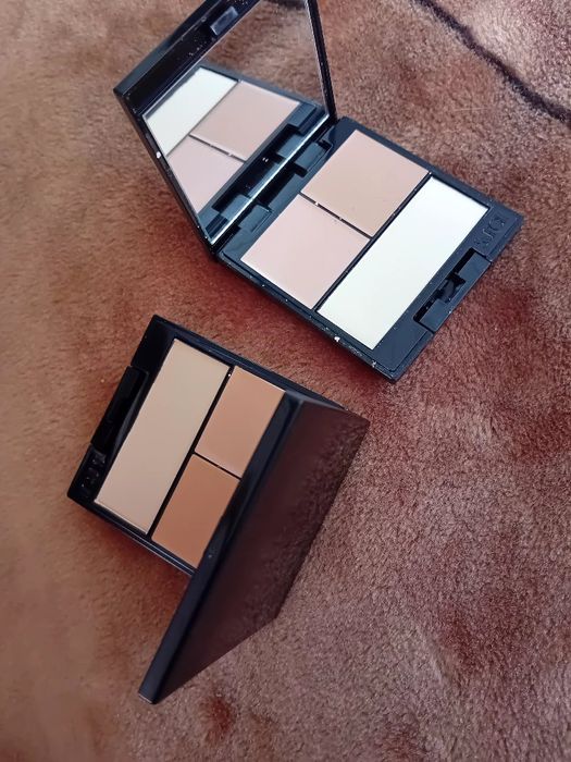 Surrat-fond de ten și palette concealer