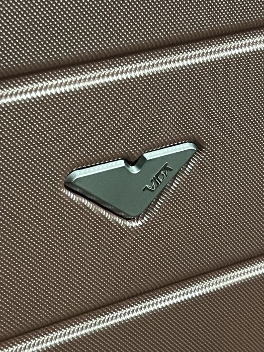 Чемодан размера L