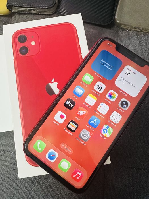 IPhone 11 червен
