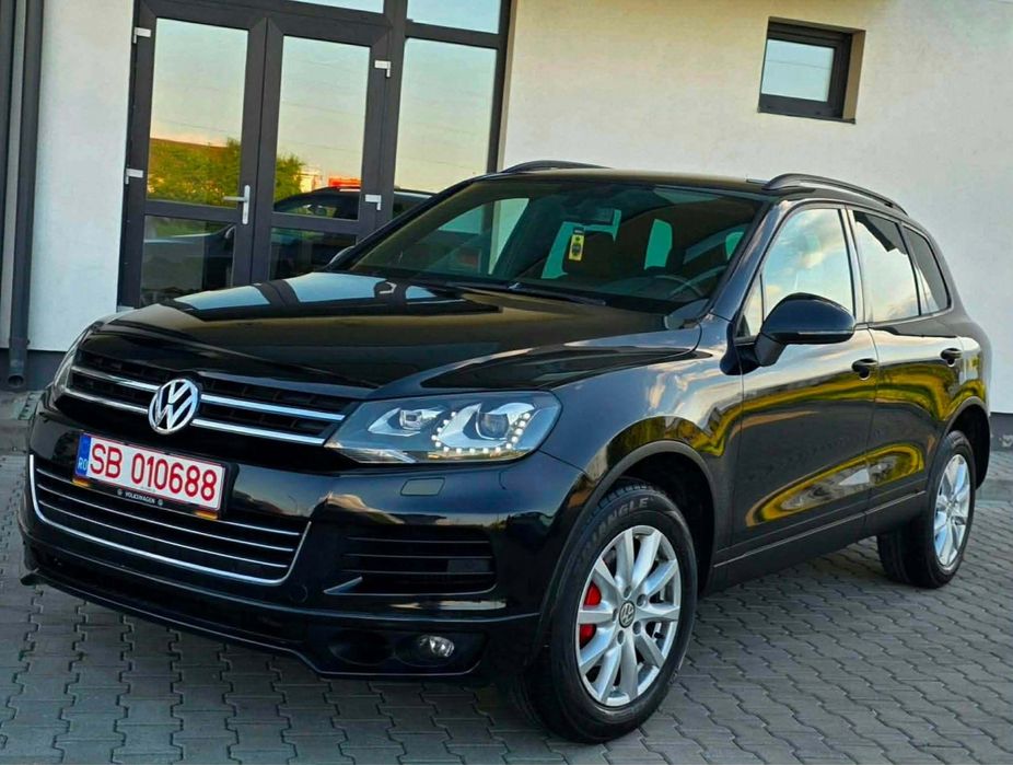 VOLKSWAGEN Touareg