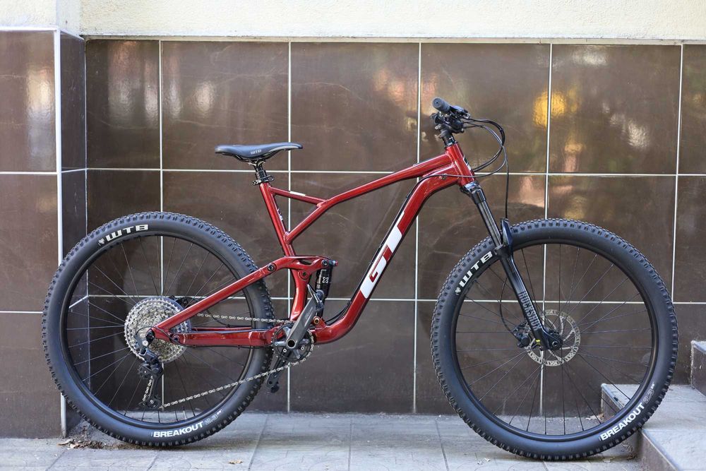 NEW - GT Sensor Sport 29" Deore 11spd