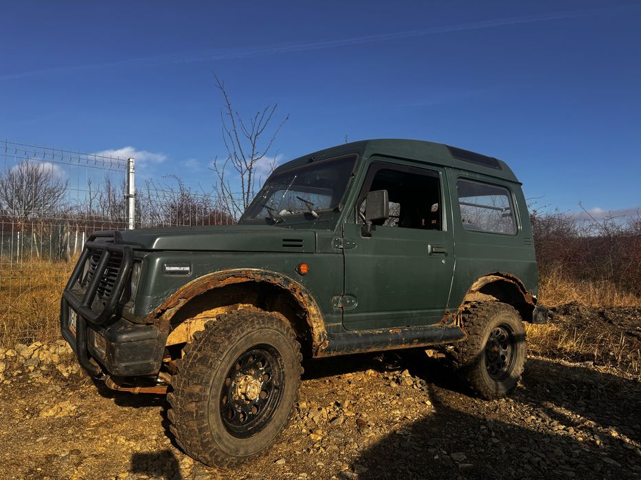 Dezmembram Suzuki Samurai