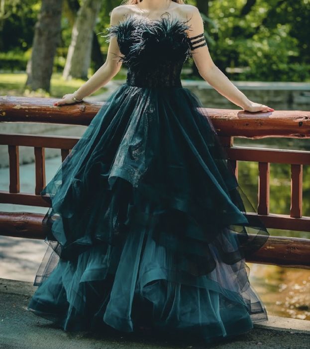 Бална рокля / в цвят черно и сиво /