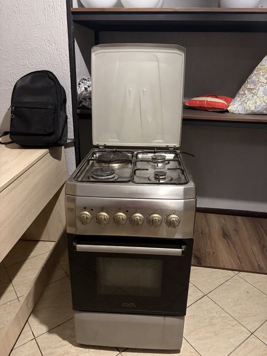 Продам газ плиту