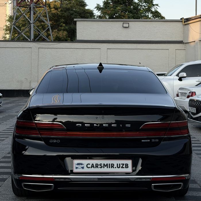 Genesis G90