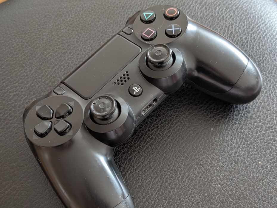 DUALSHOCK 4 продам
