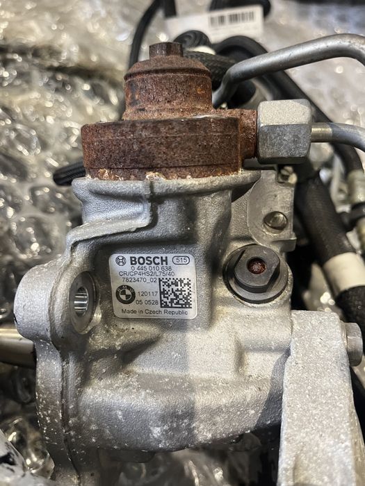 Помпа дюзи рейл бмв 4.0д 313 коня bmw 4.0d 313 konq 535d 640d 535d