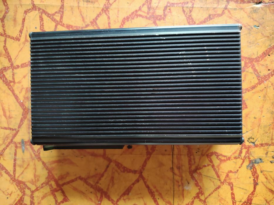 Усилвател JBL Пежо 406 купе/Peugeot Coupe