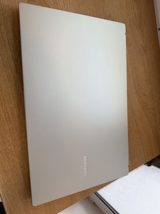 Laptop samsung book 3 i7