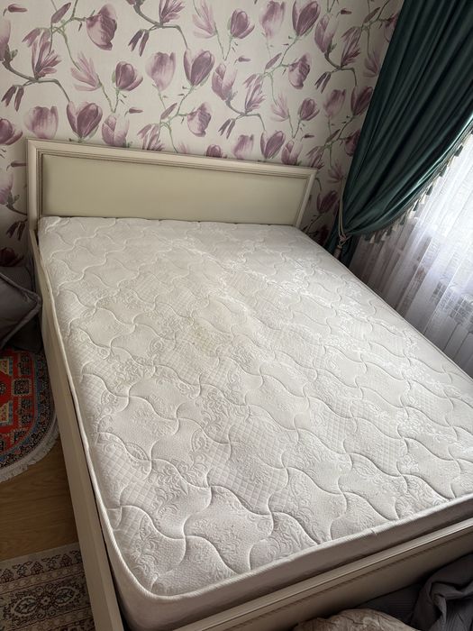 Продам кровать .
