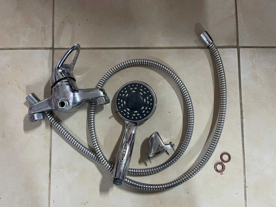 Set baterie dus / cada cu furtun si para